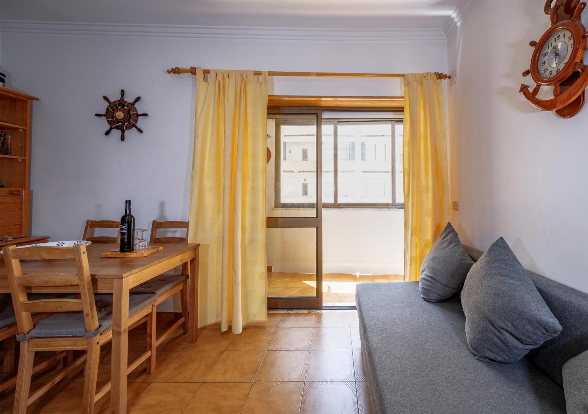 Cozy Apartment Near The Beach In Costa De Caparica Exterior foto